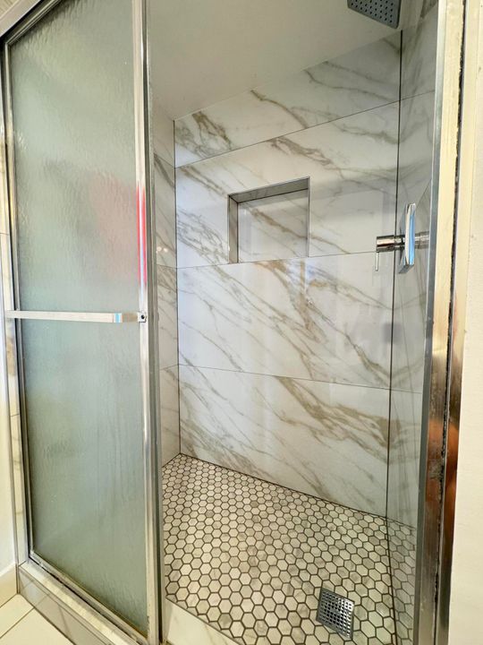 For Rent: $2,150 (2 beds, 2 baths, 1050 Square Feet)