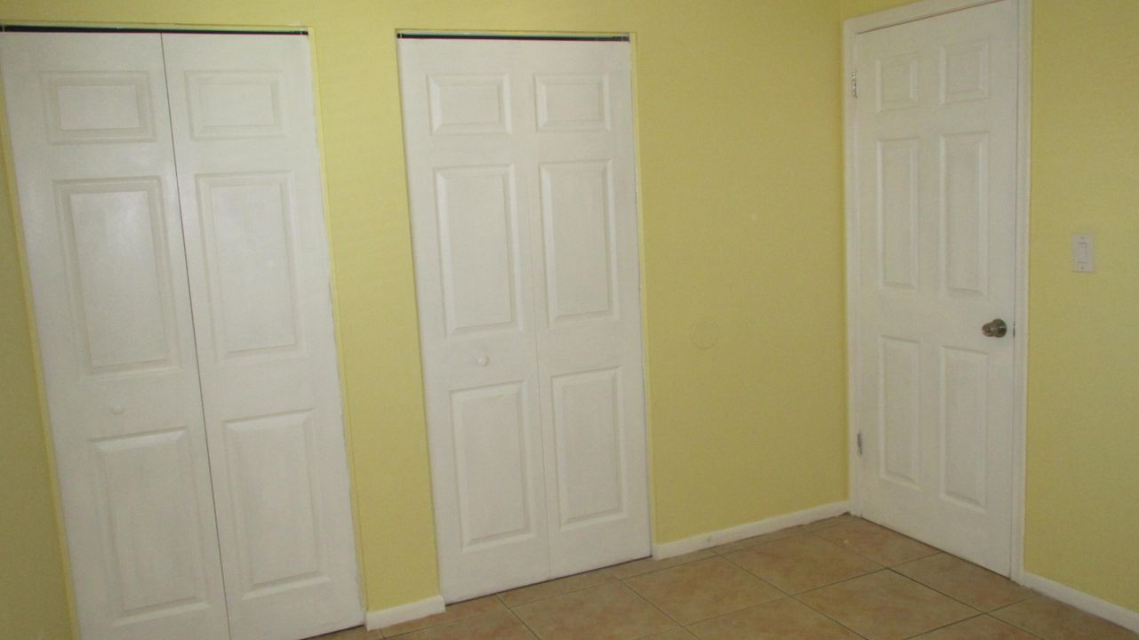 For Rent: $1,900 (2 beds, 1 baths, 728 Square Feet)