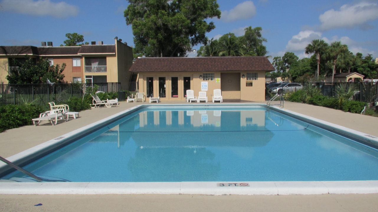 For Rent: $1,900 (2 beds, 1 baths, 728 Square Feet)