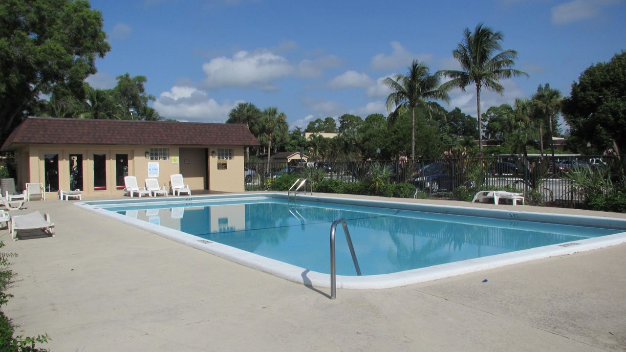 For Rent: $1,900 (2 beds, 1 baths, 728 Square Feet)