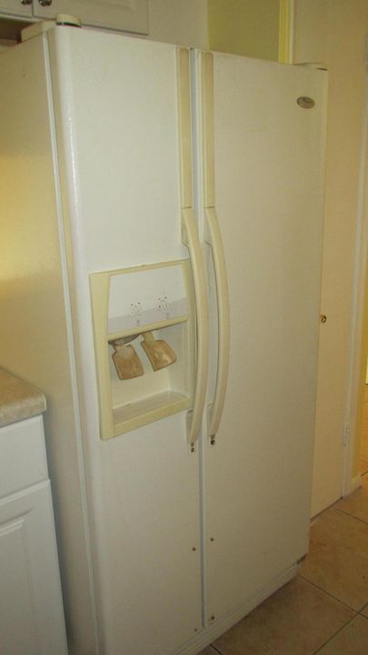 For Rent: $1,900 (2 beds, 1 baths, 728 Square Feet)