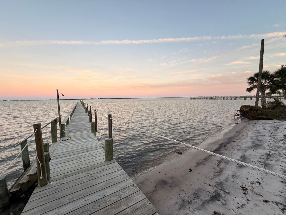 For Sale: $1,950,000 (5 beds, 5 baths, 6264 Square Feet)