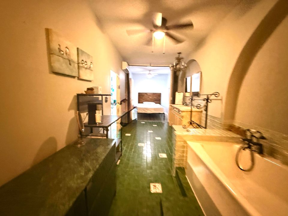 For Sale: $1,950,000 (5 beds, 5 baths, 6264 Square Feet)