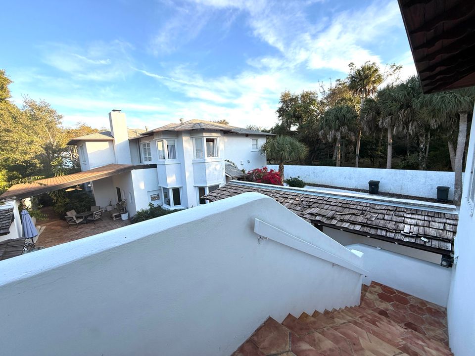 For Sale: $1,950,000 (5 beds, 5 baths, 6264 Square Feet)