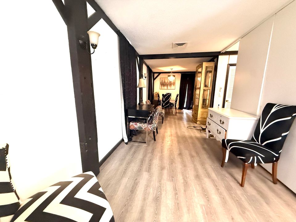 For Sale: $1,950,000 (5 beds, 5 baths, 6264 Square Feet)