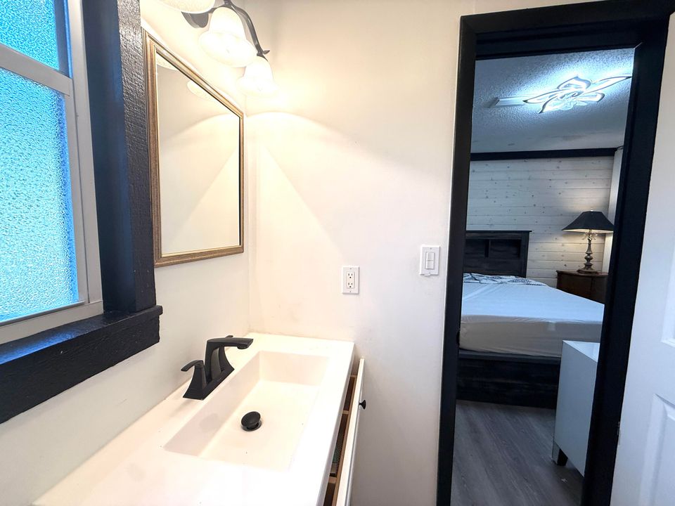 For Sale: $1,950,000 (5 beds, 5 baths, 6264 Square Feet)