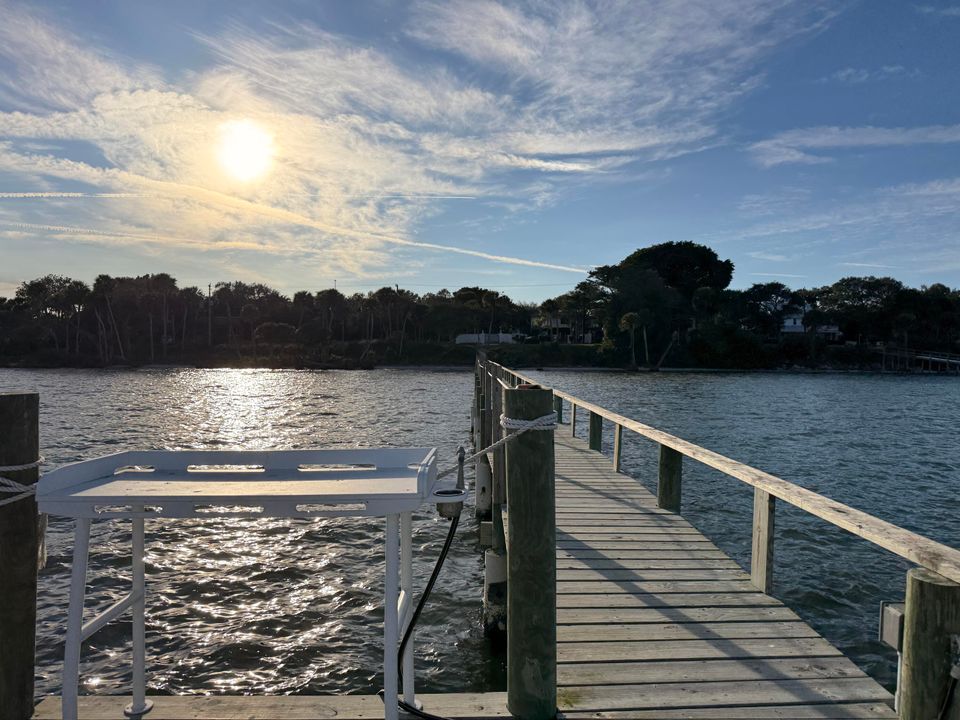 For Sale: $1,950,000 (5 beds, 5 baths, 6264 Square Feet)