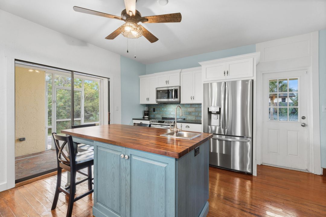 En Venta: $655,000 (4 camas, 2 baños, 2248 Pies cuadrados)