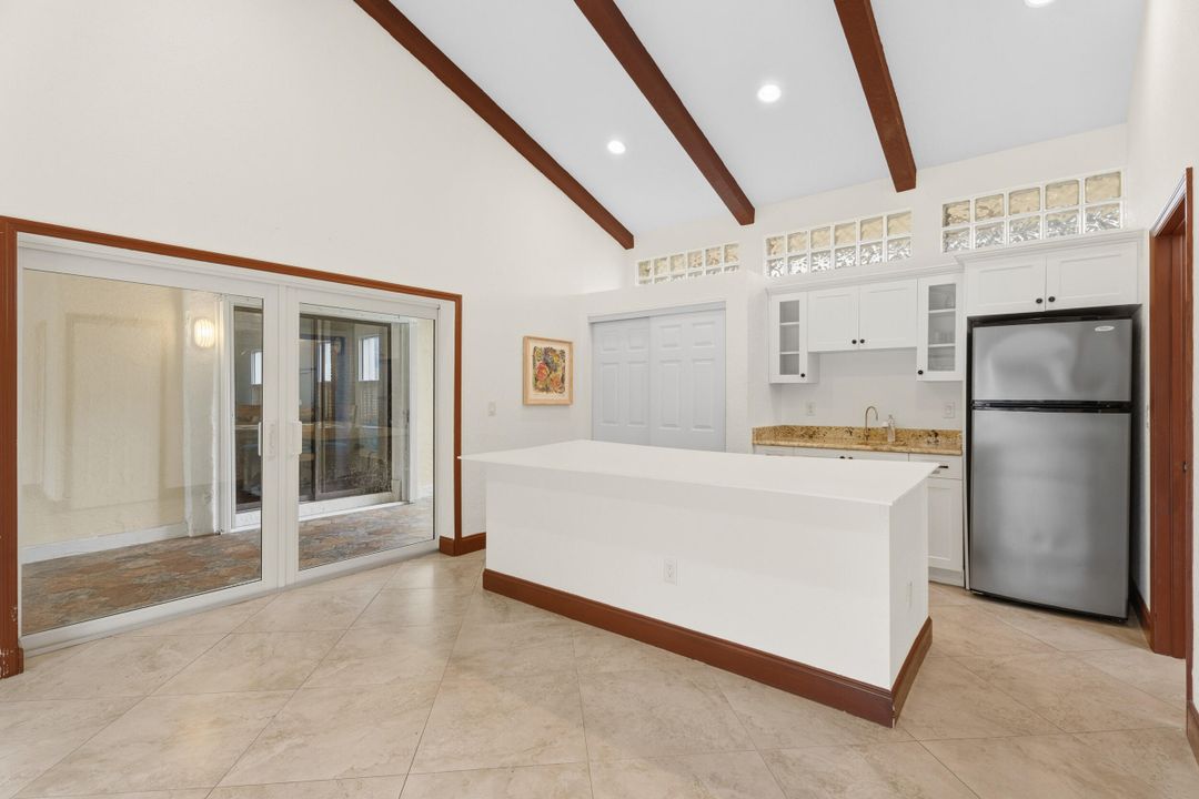 En Venta: $655,000 (4 camas, 2 baños, 2248 Pies cuadrados)