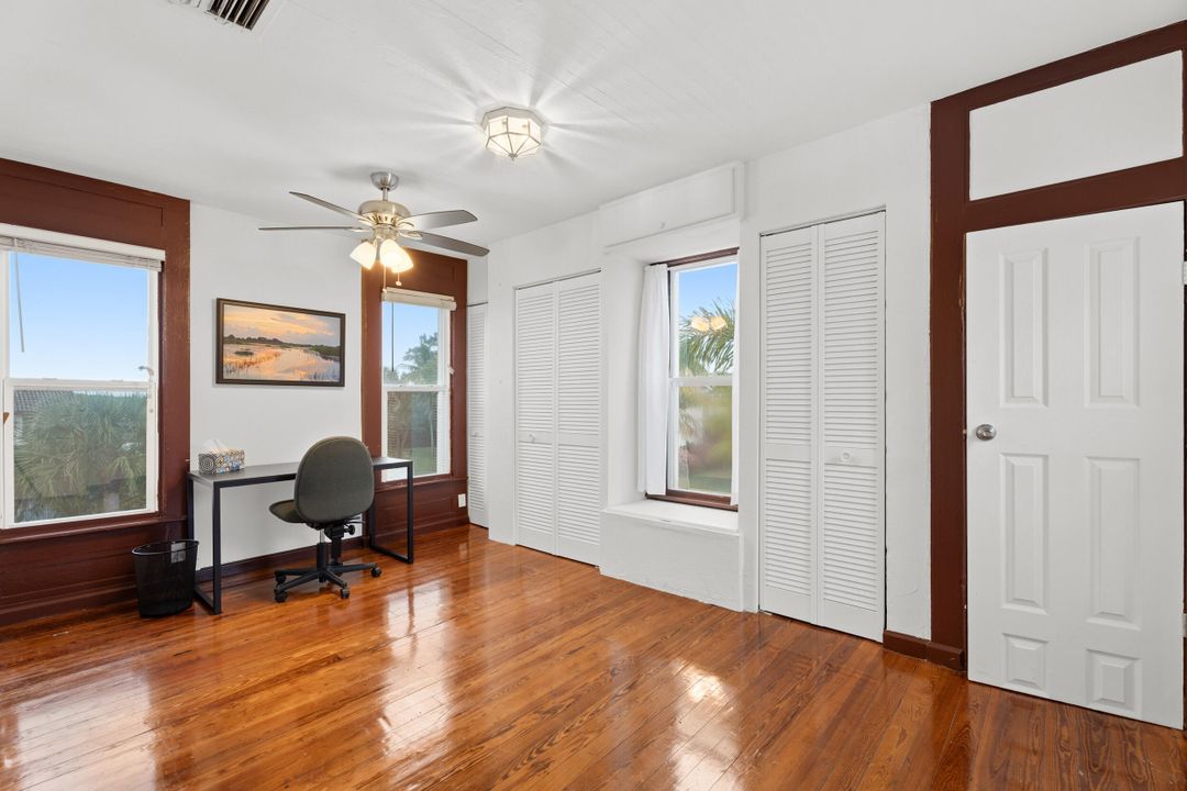 En Venta: $655,000 (4 camas, 2 baños, 2248 Pies cuadrados)