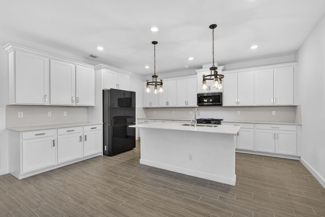 For Sale: $535,000 (3 beds, 2 baths, 1952 Square Feet)