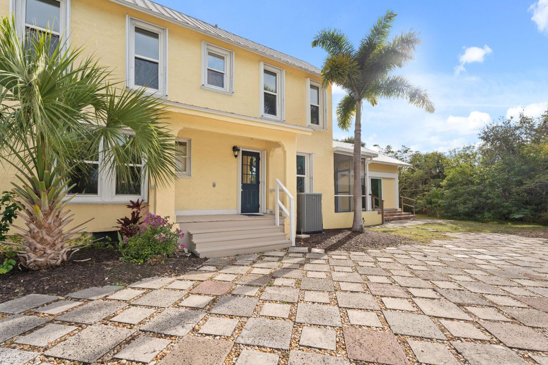 En Venta: $655,000 (4 camas, 2 baños, 2248 Pies cuadrados)