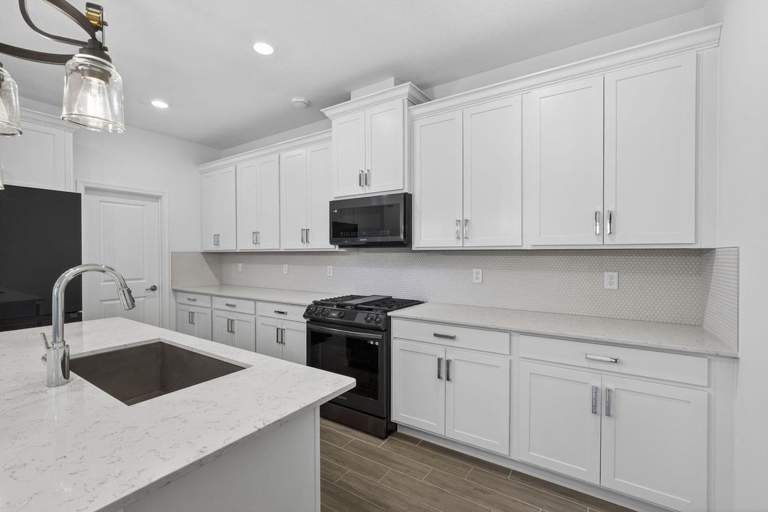 For Sale: $535,000 (3 beds, 2 baths, 1952 Square Feet)