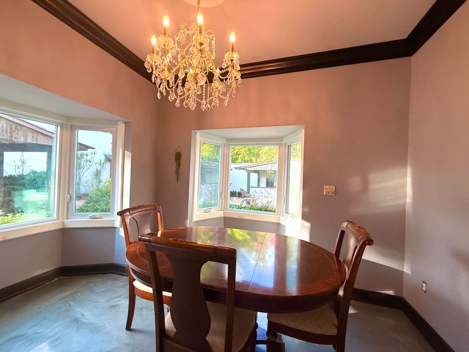 For Sale: $1,950,000 (5 beds, 5 baths, 6264 Square Feet)