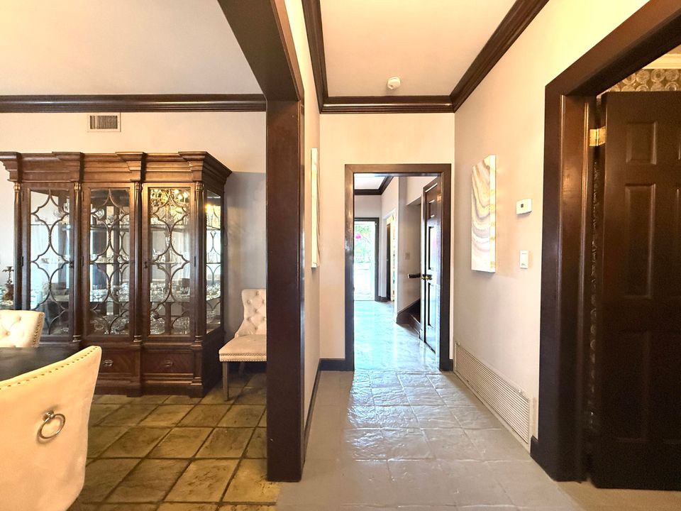 For Sale: $1,950,000 (5 beds, 5 baths, 6264 Square Feet)