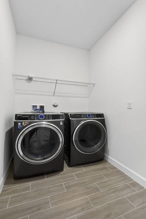 For Sale: $535,000 (3 beds, 2 baths, 1952 Square Feet)