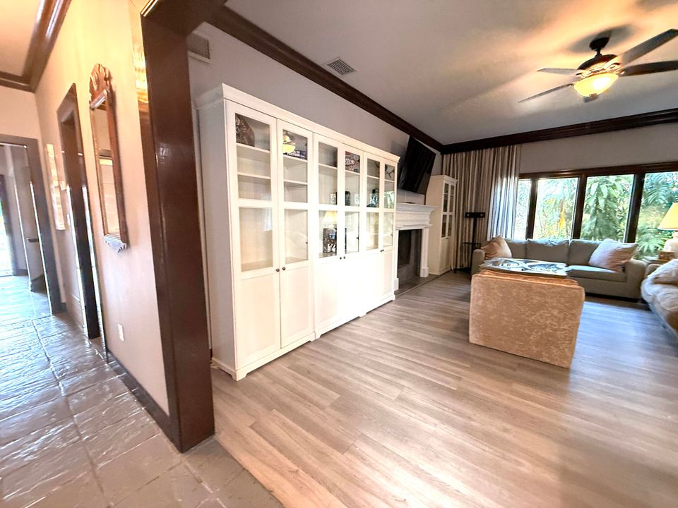 For Sale: $1,950,000 (5 beds, 5 baths, 6264 Square Feet)