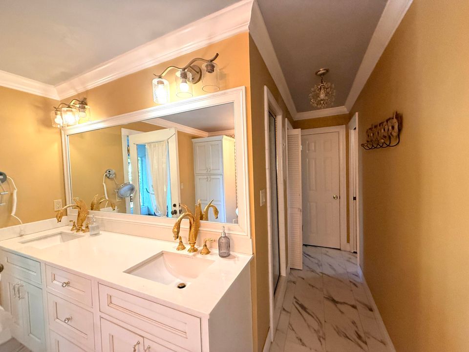 For Sale: $1,950,000 (5 beds, 5 baths, 6264 Square Feet)