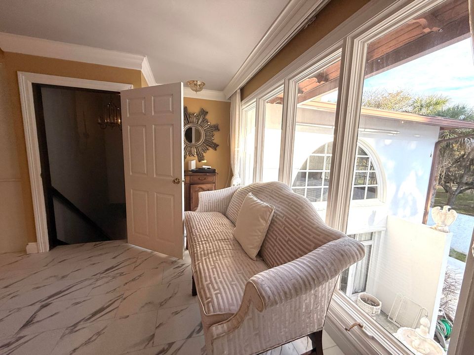 For Sale: $1,950,000 (5 beds, 5 baths, 6264 Square Feet)