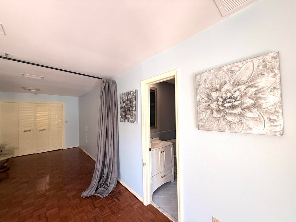 For Sale: $1,950,000 (5 beds, 5 baths, 6264 Square Feet)