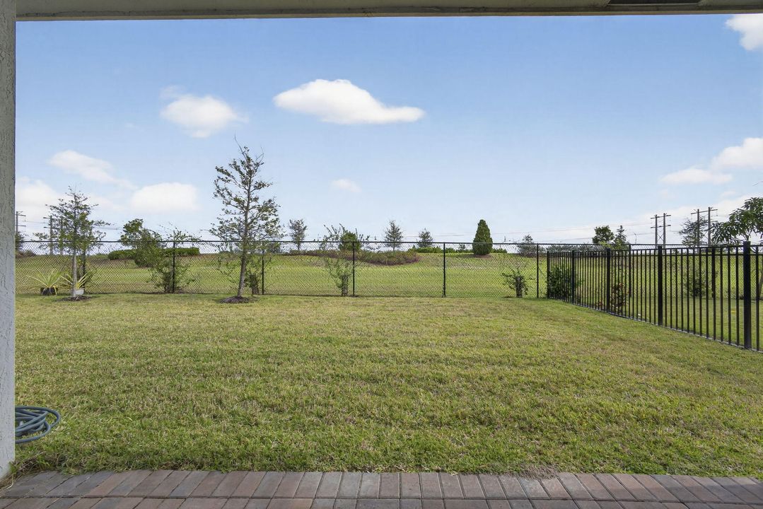 For Sale: $535,000 (3 beds, 2 baths, 1952 Square Feet)