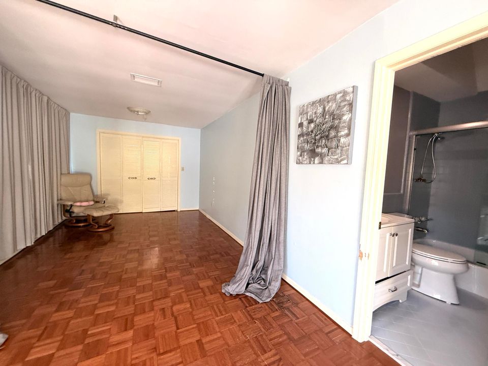 For Sale: $1,950,000 (5 beds, 5 baths, 6264 Square Feet)