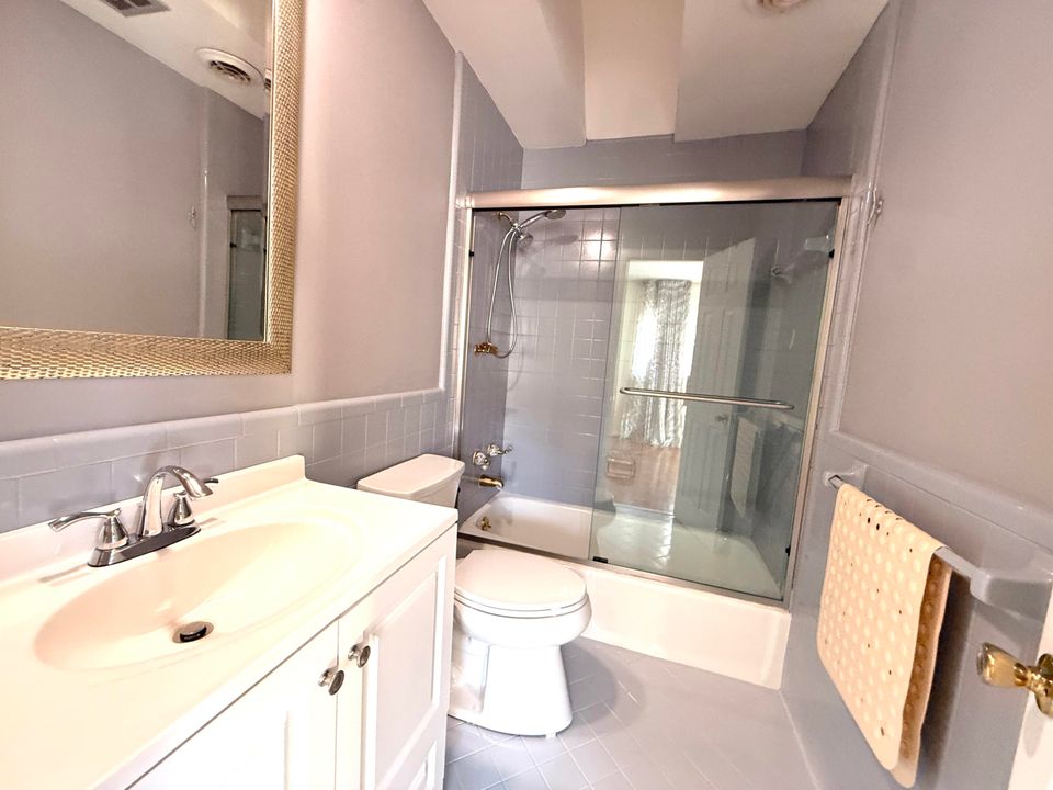 For Sale: $1,950,000 (5 beds, 5 baths, 6264 Square Feet)