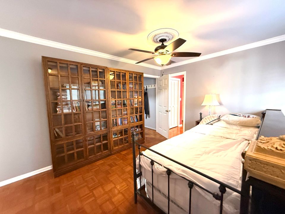 For Sale: $1,950,000 (5 beds, 5 baths, 6264 Square Feet)