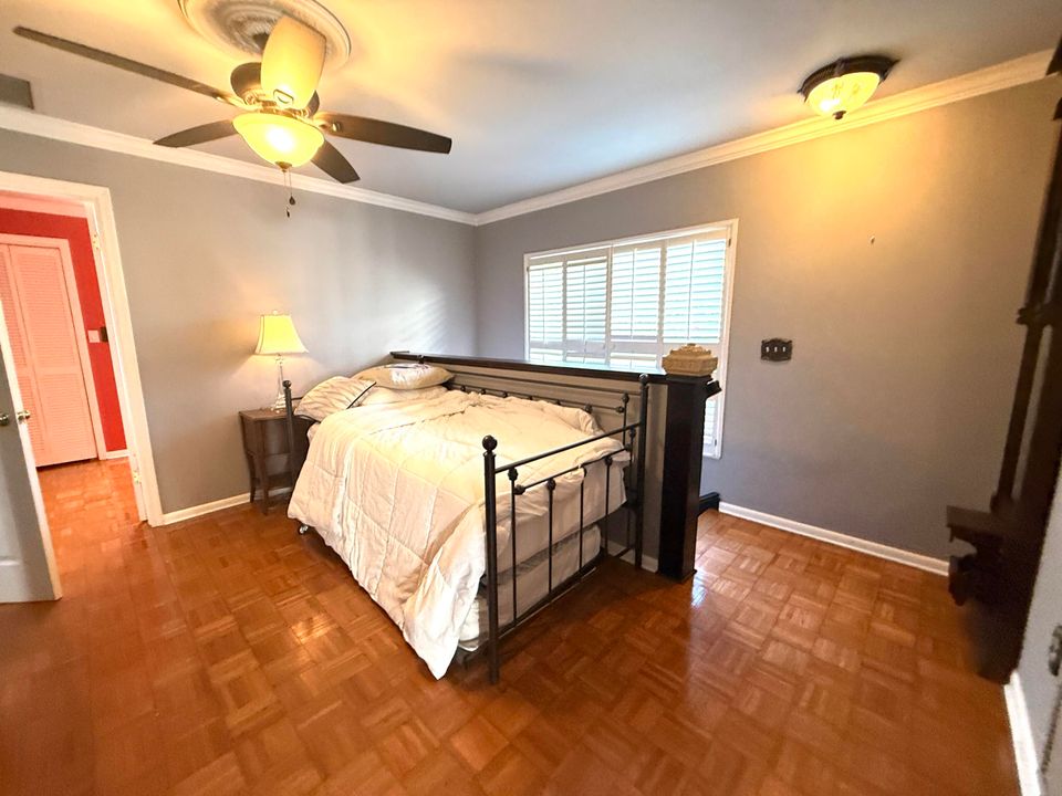 For Sale: $1,950,000 (5 beds, 5 baths, 6264 Square Feet)