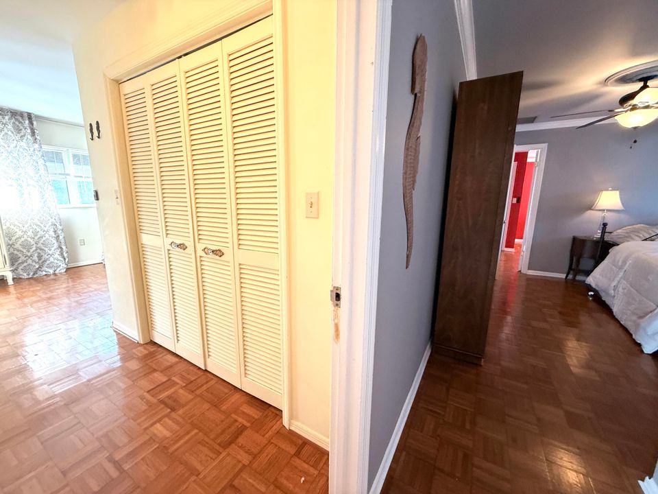 For Sale: $1,950,000 (5 beds, 5 baths, 6264 Square Feet)