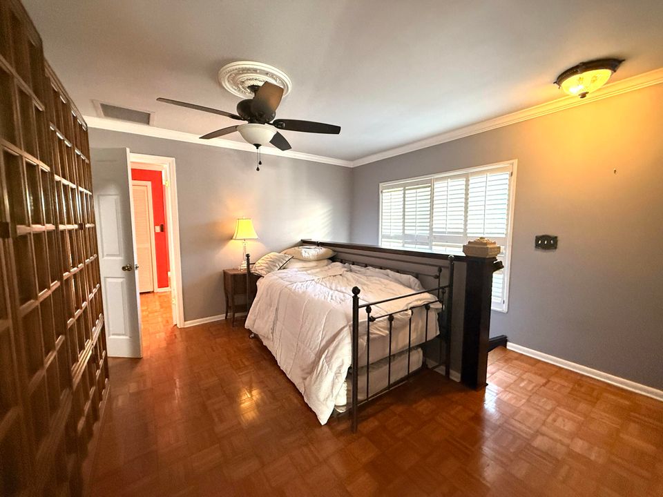 For Sale: $1,950,000 (5 beds, 5 baths, 6264 Square Feet)