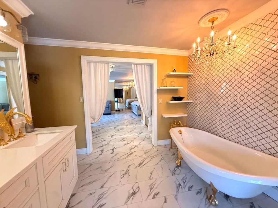 For Sale: $1,950,000 (5 beds, 5 baths, 6264 Square Feet)