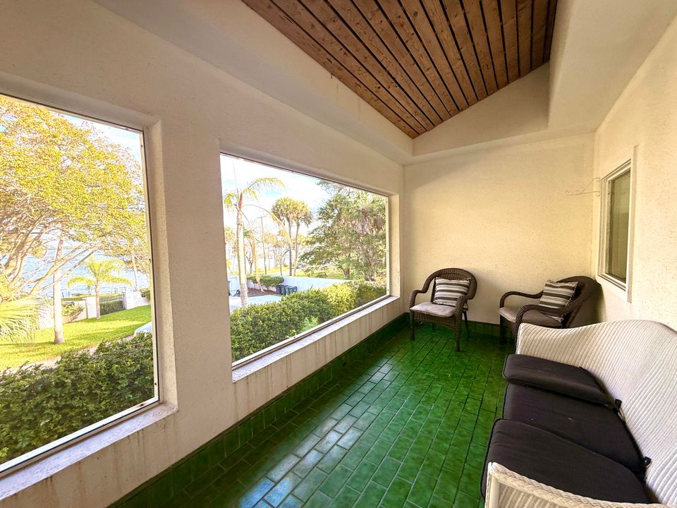 For Sale: $1,950,000 (5 beds, 5 baths, 6264 Square Feet)