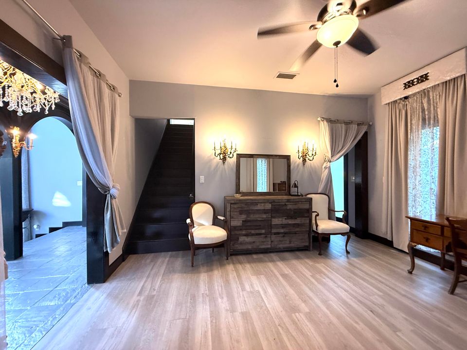 For Sale: $1,950,000 (5 beds, 5 baths, 6264 Square Feet)