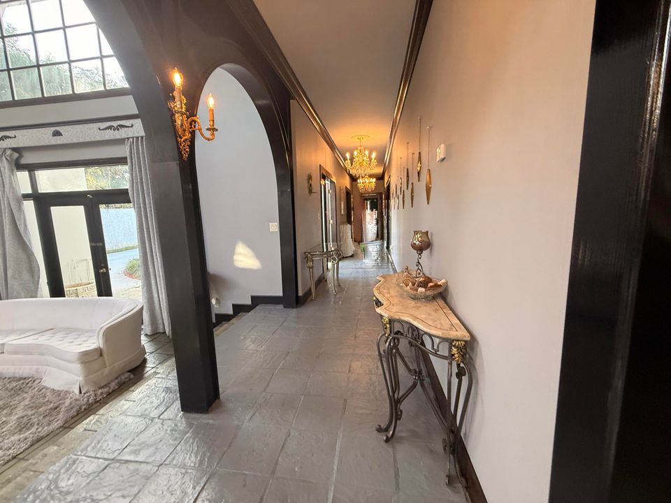 For Sale: $1,950,000 (5 beds, 5 baths, 6264 Square Feet)