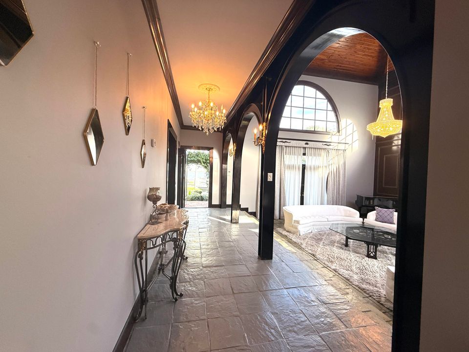 For Sale: $1,950,000 (5 beds, 5 baths, 6264 Square Feet)