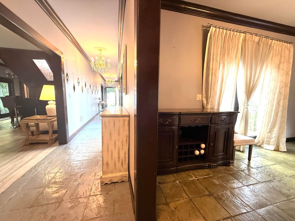 For Sale: $1,950,000 (5 beds, 5 baths, 6264 Square Feet)