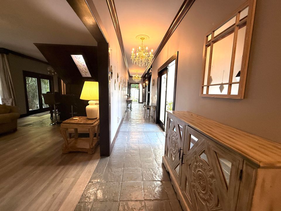 For Sale: $1,950,000 (5 beds, 5 baths, 6264 Square Feet)