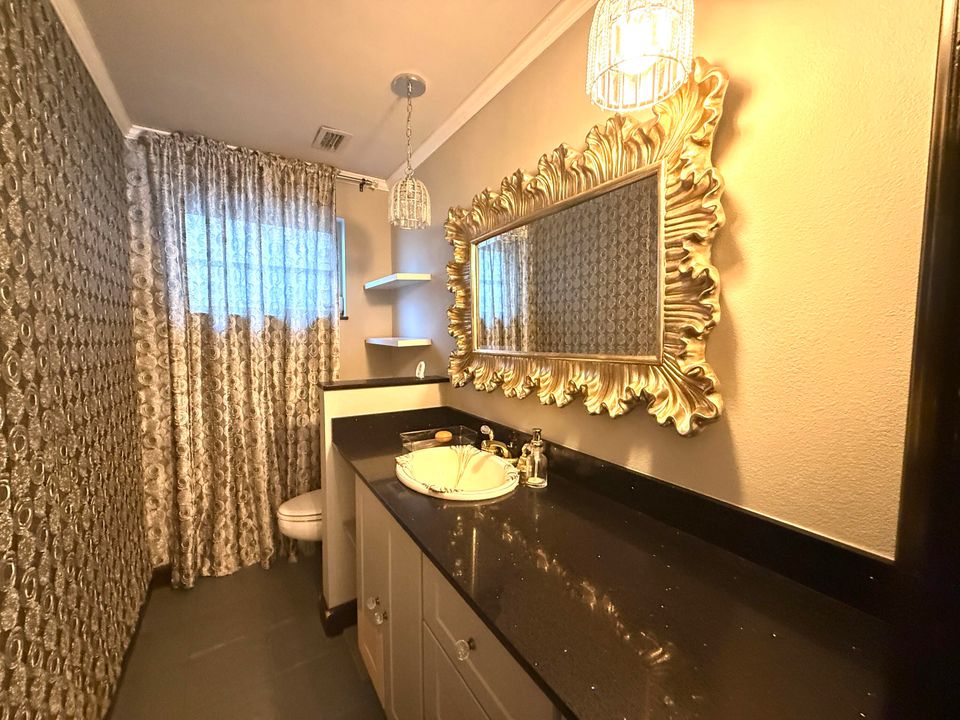 For Sale: $1,950,000 (5 beds, 5 baths, 6264 Square Feet)