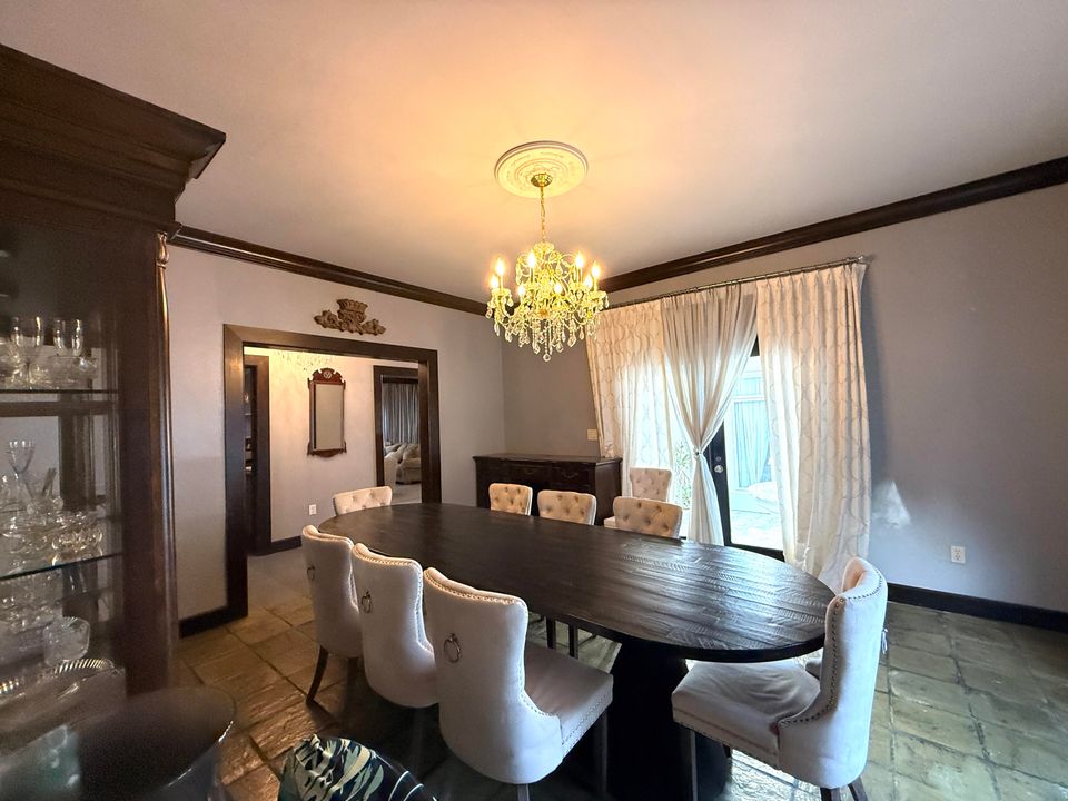 For Sale: $1,950,000 (5 beds, 5 baths, 6264 Square Feet)