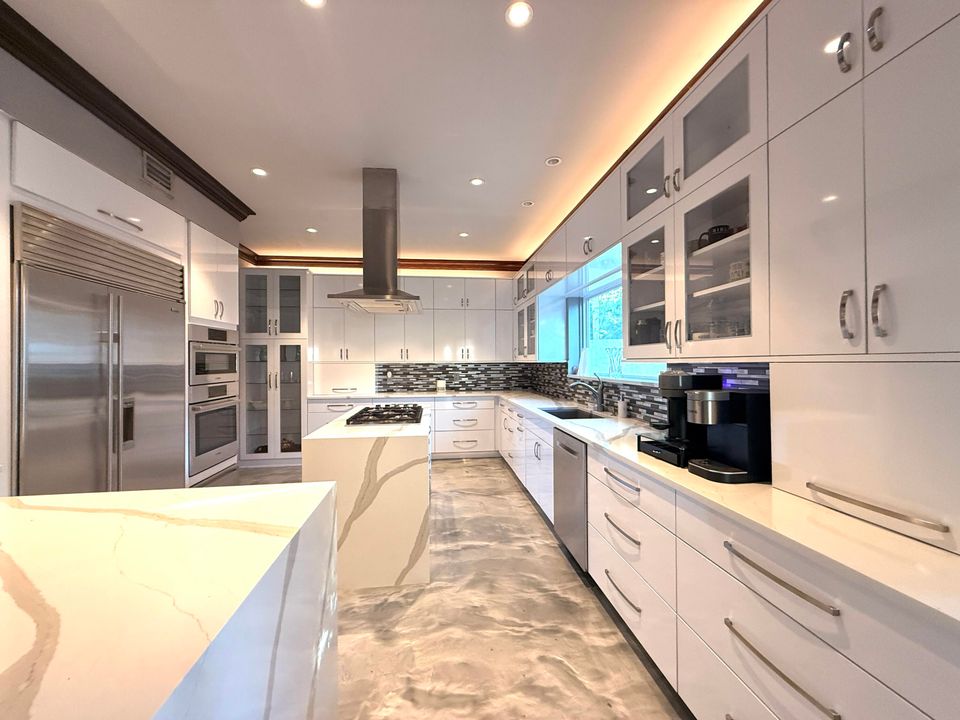 For Sale: $1,950,000 (5 beds, 5 baths, 6264 Square Feet)