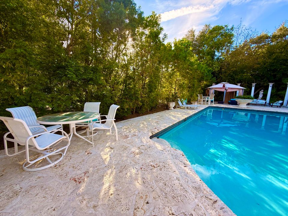 For Sale: $1,950,000 (5 beds, 5 baths, 6264 Square Feet)