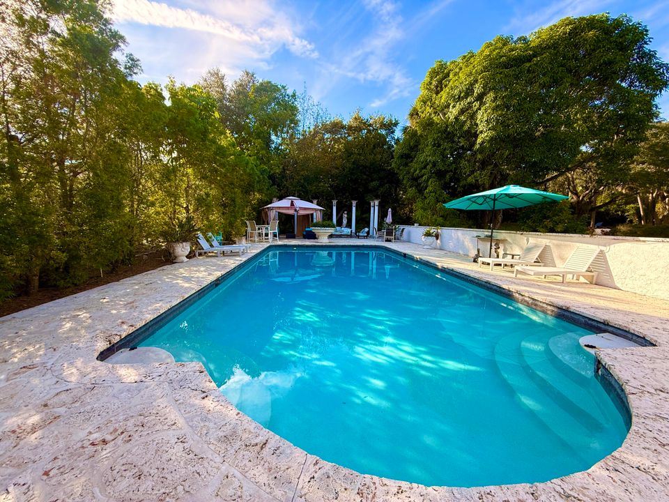 For Sale: $1,950,000 (5 beds, 5 baths, 6264 Square Feet)