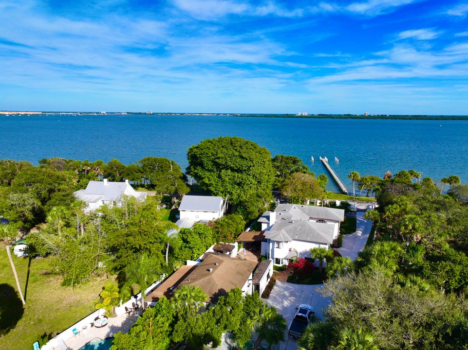 For Sale: $1,950,000 (5 beds, 5 baths, 6264 Square Feet)