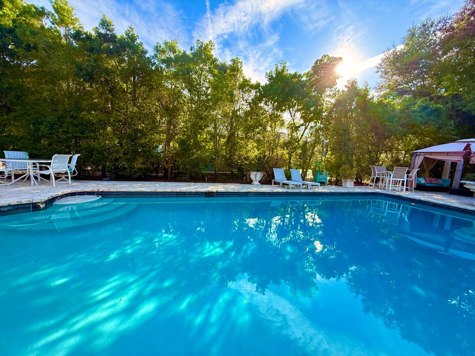 For Sale: $1,950,000 (5 beds, 5 baths, 6264 Square Feet)