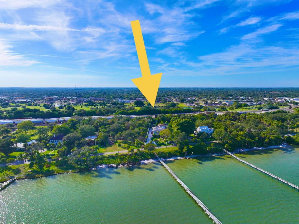 For Sale: $1,950,000 (5 beds, 5 baths, 6264 Square Feet)