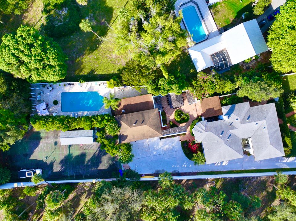 For Sale: $1,950,000 (5 beds, 5 baths, 6264 Square Feet)