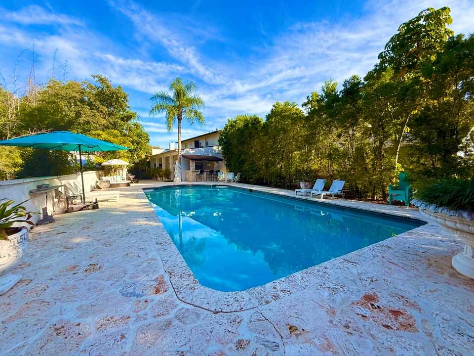 For Sale: $1,950,000 (5 beds, 5 baths, 6264 Square Feet)