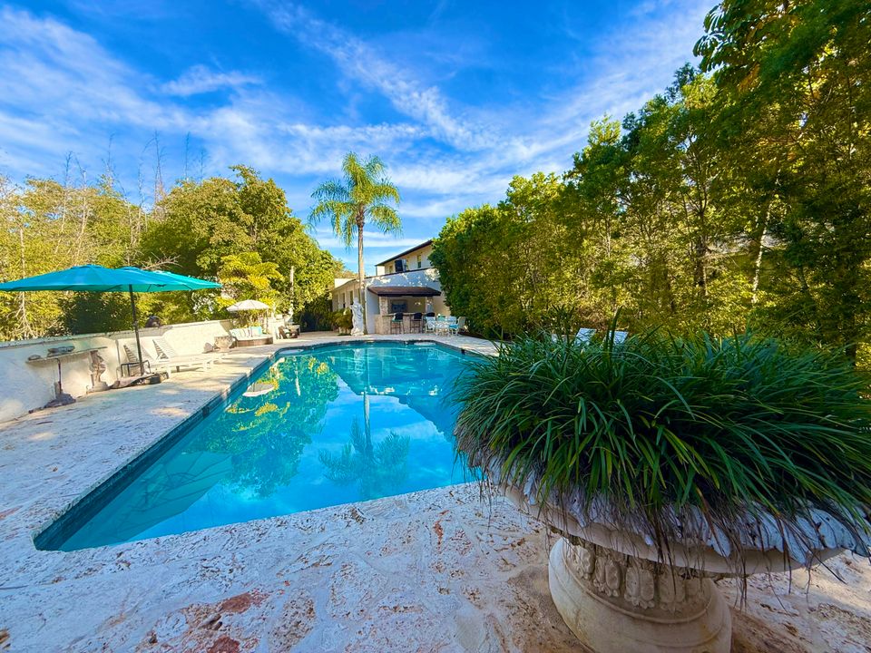 For Sale: $1,950,000 (5 beds, 5 baths, 6264 Square Feet)