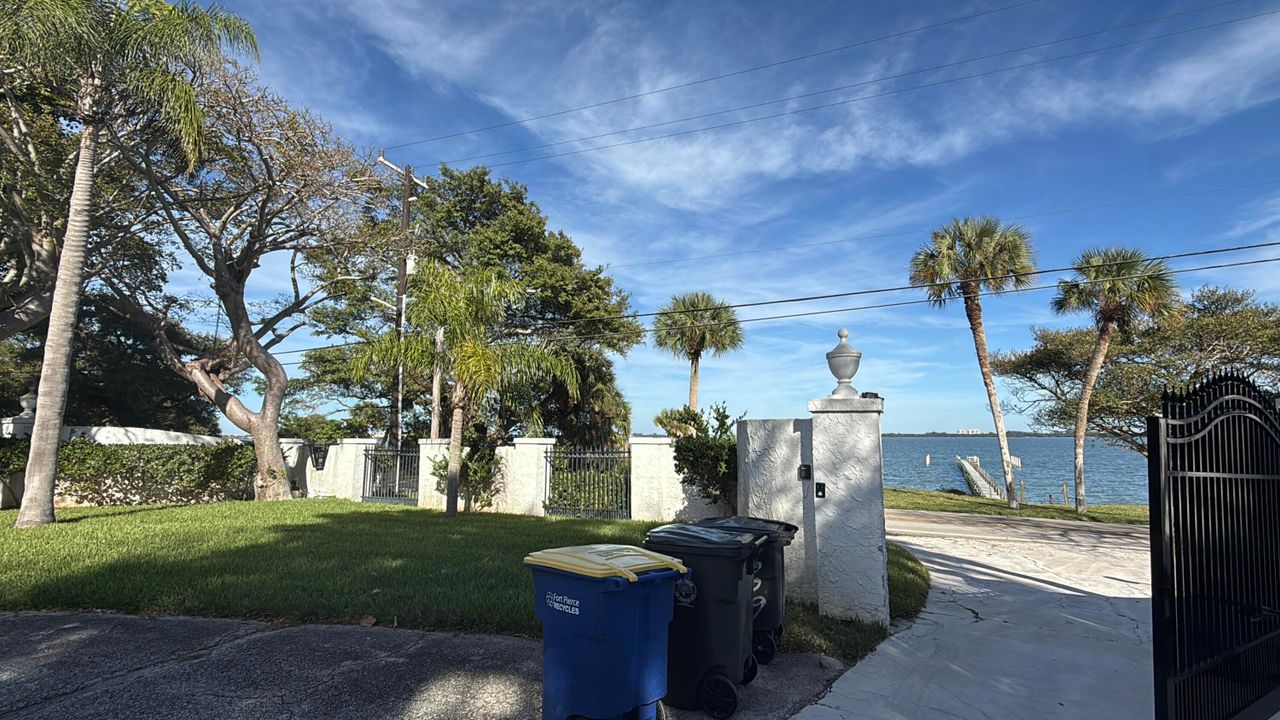 For Sale: $1,950,000 (5 beds, 5 baths, 6264 Square Feet)